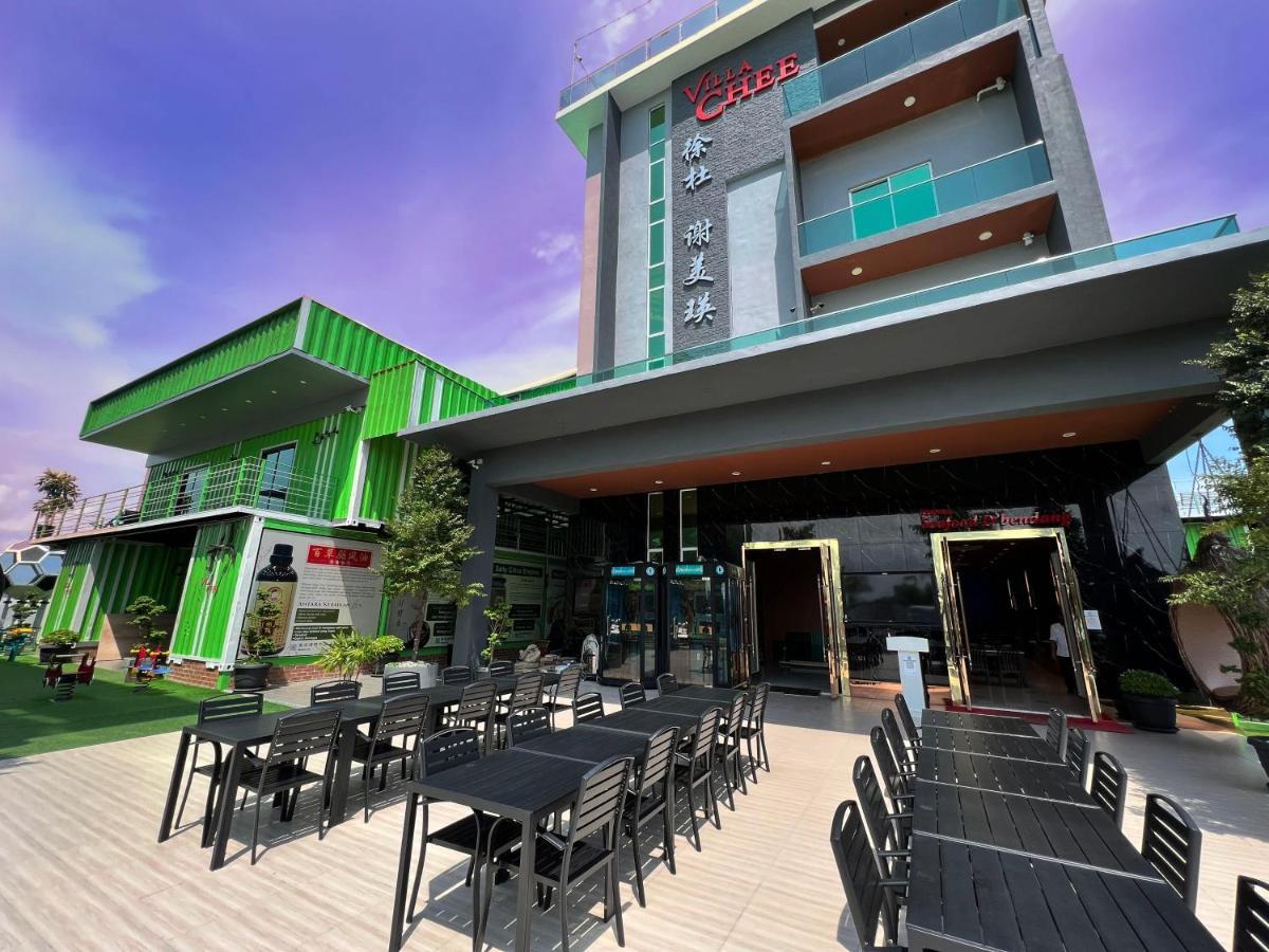Chee Hotel
