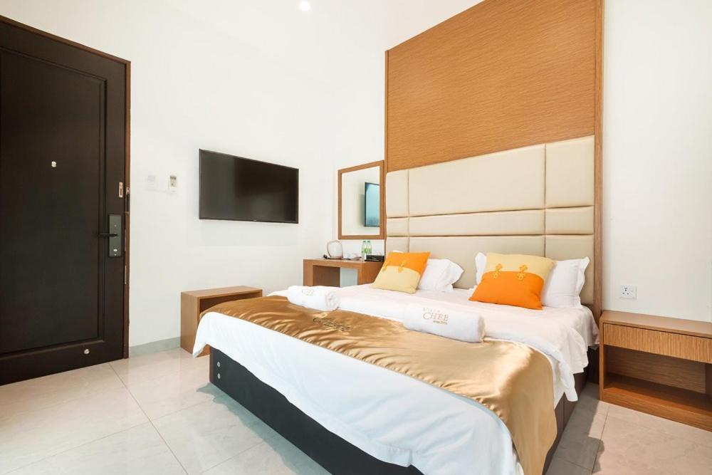 Chee Hotel