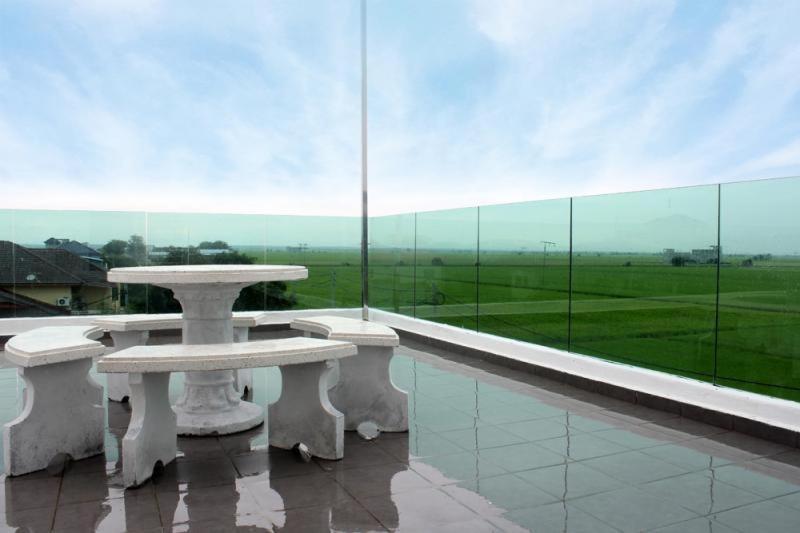 Chee Hotel
